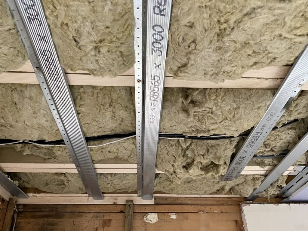 Resilient bars