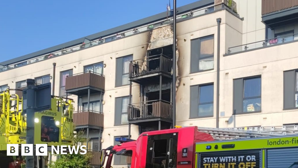 News: Croydon: Dozens evacuated as crews tackle fire at block of flats