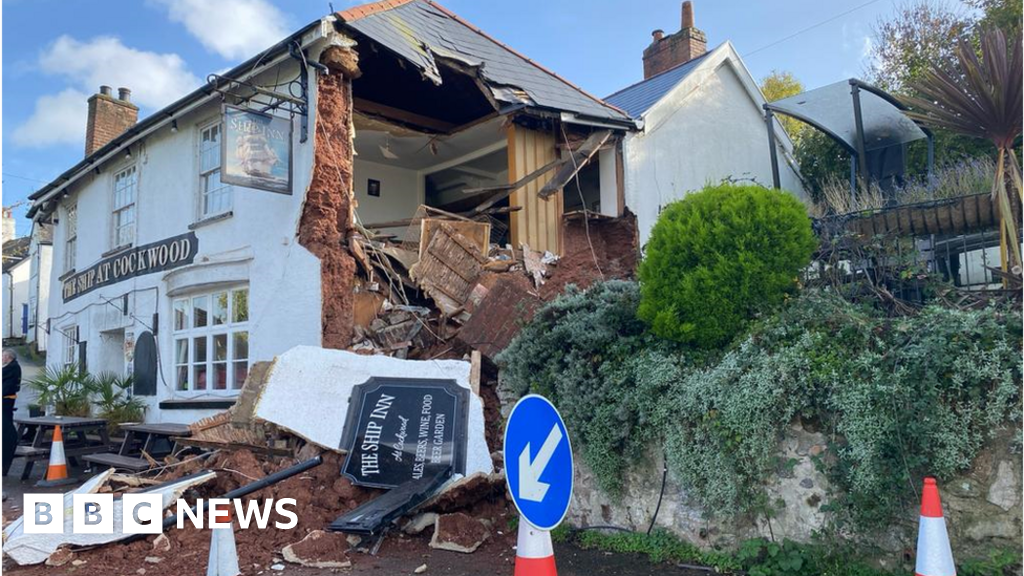 News: The Ship Inn at Cockwood collapses following heavy rain