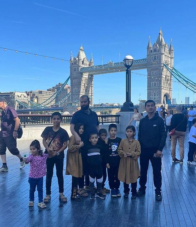 News: We’re stuck in a mouldy flat with our 11 children and one toilet – the council has done nothing to help us