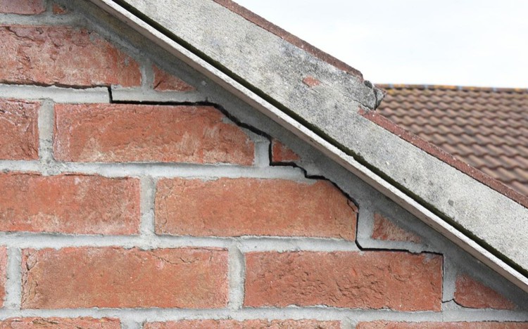 News: Heatwave ‘will cause tens of thousands of homes to sink into the ground’