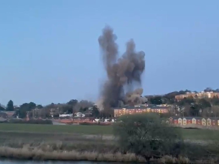 News: Second World War bomb found in Exeter detonated after 2,600 people evacuated