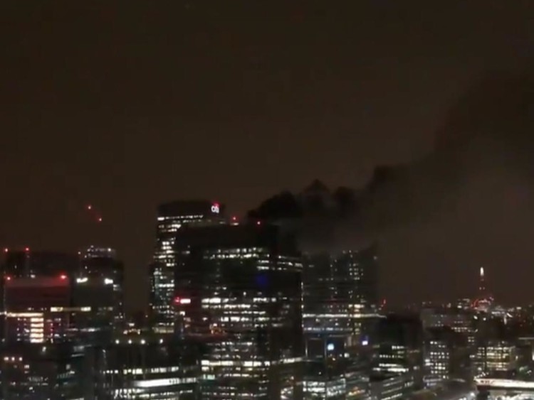 News: Fire breaks out on top of 33-storey Canary Wharf tower