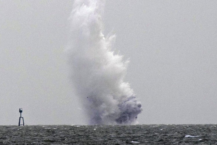 News: Boom! Giant explosion of WW2 bomb that sparked chaos for thousands at London City Airport