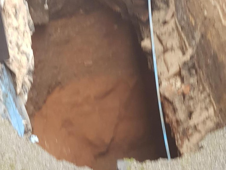 News: Supermarket evacuated after sinkhole appears