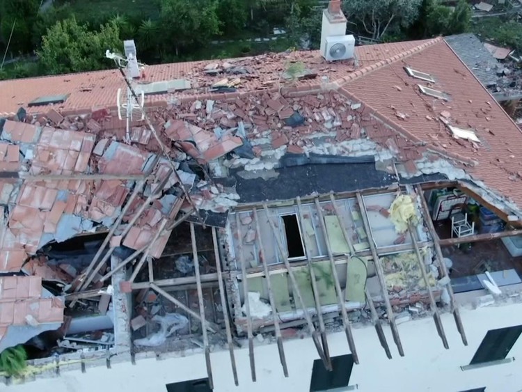 News: Whirlwind rips off roofs in trail of destruction in Italy’s Tuscany region