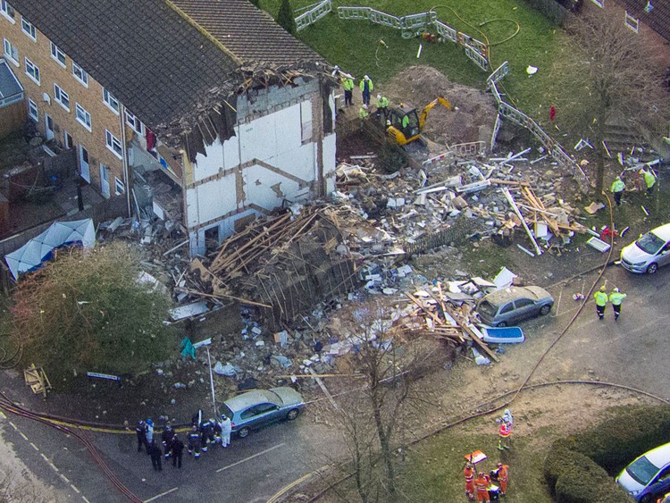 News: Andover explosion: Man’s body found after house collapses