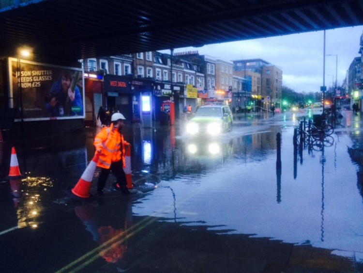 News: Shepherd’s Bush flooding: Engineers battle to repair ‘massive hole’ left by major deluge on Goldhawk Road