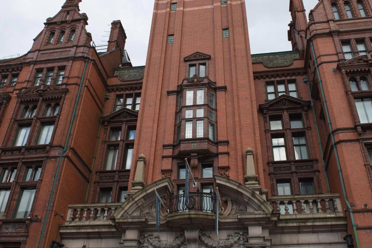 News: Former electrician, 22, fell 50ft to his death trying to take a selfie at luxury hotel