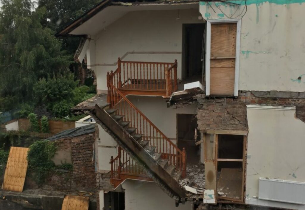 News: Building collapses after foundation blunders