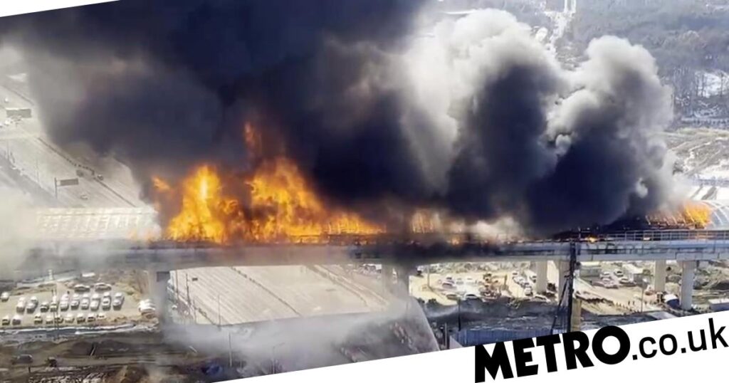 News: South Korea: Five dead in huge fire after truck crashes into bus
