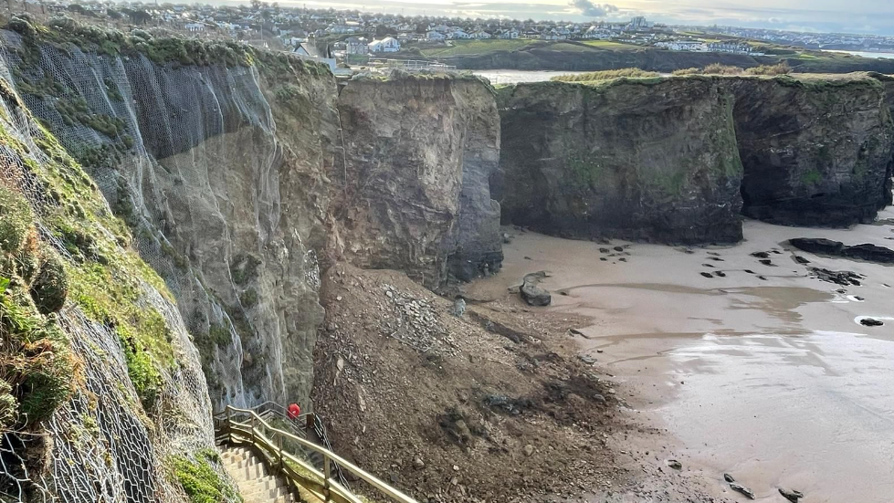 News: Whipsiderry: Huge cliff fall at luxury seaside housing site