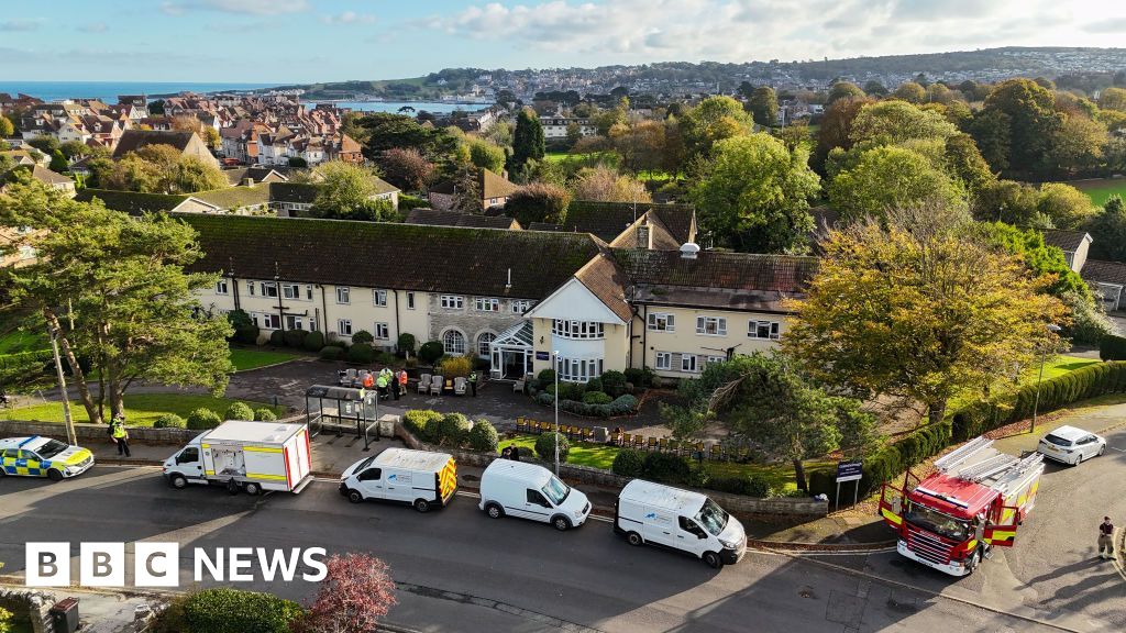 News: Swanage care home: Three found dead after incident