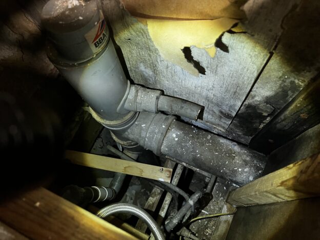 Siphonage in drainage systems